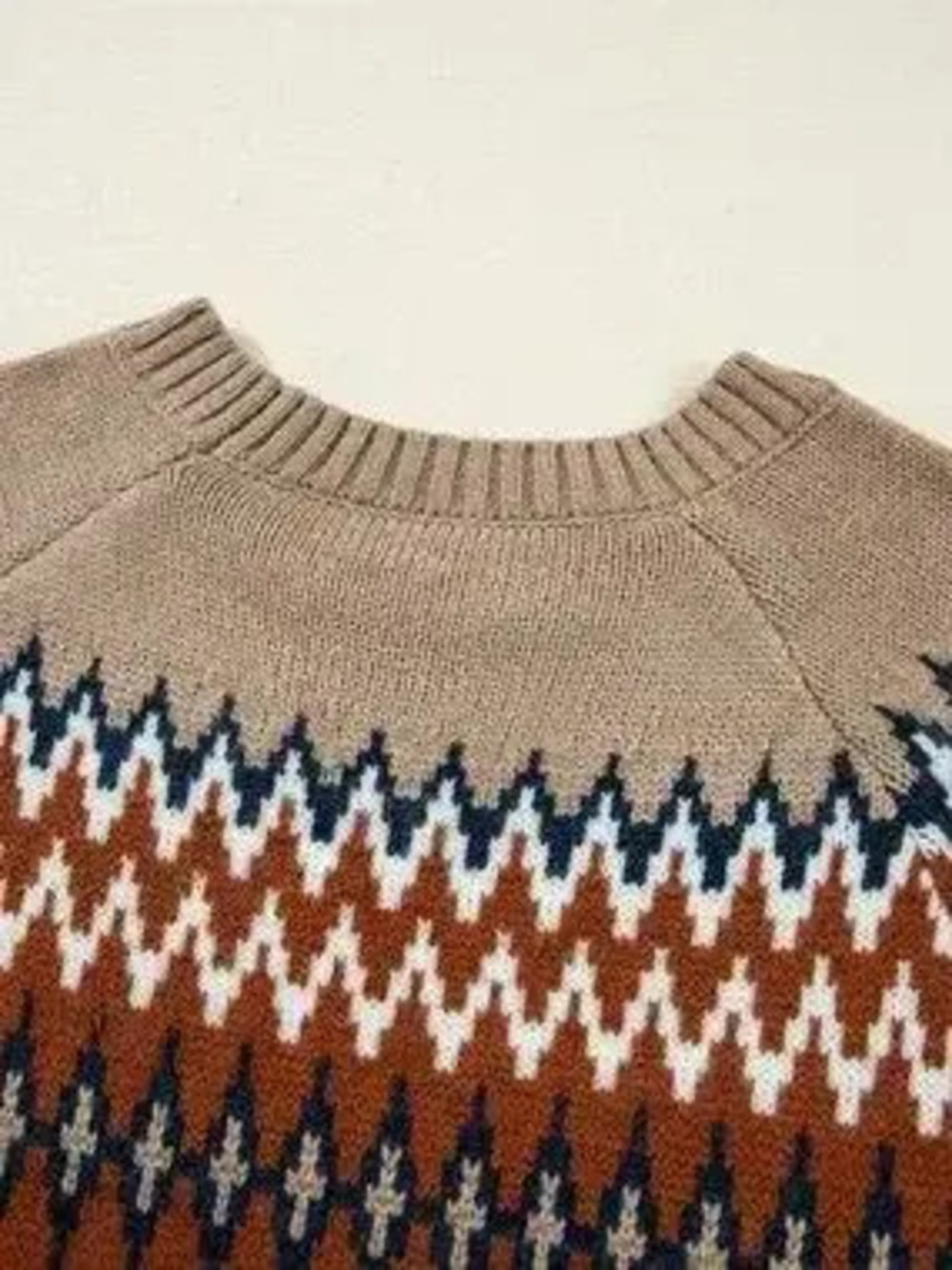 Color Block Crew Neck Sweater - Picture 8 of 10